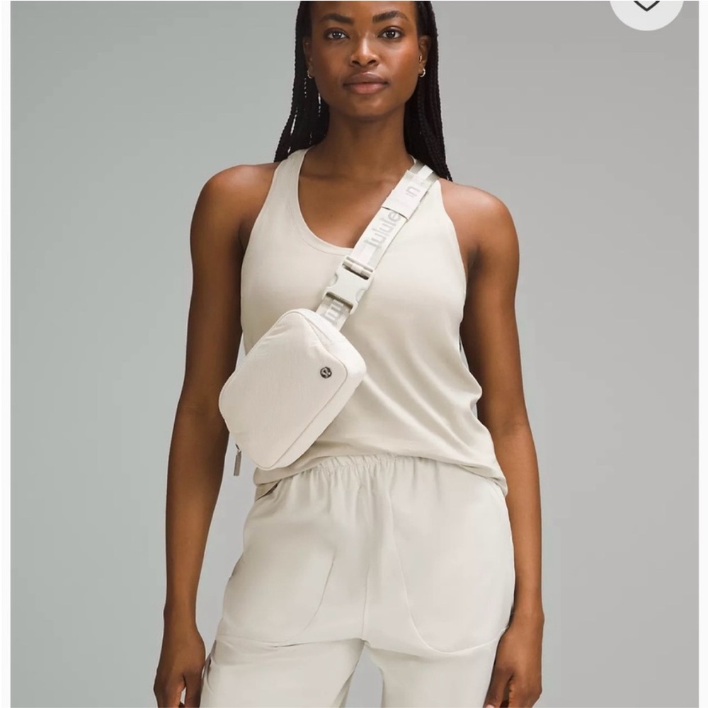 Lululemon everywhere belt bag 1L